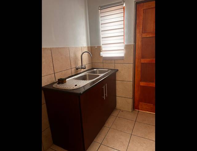3 BEDROOM TOWNHOUSE TO LET IN REYNO RIDGE